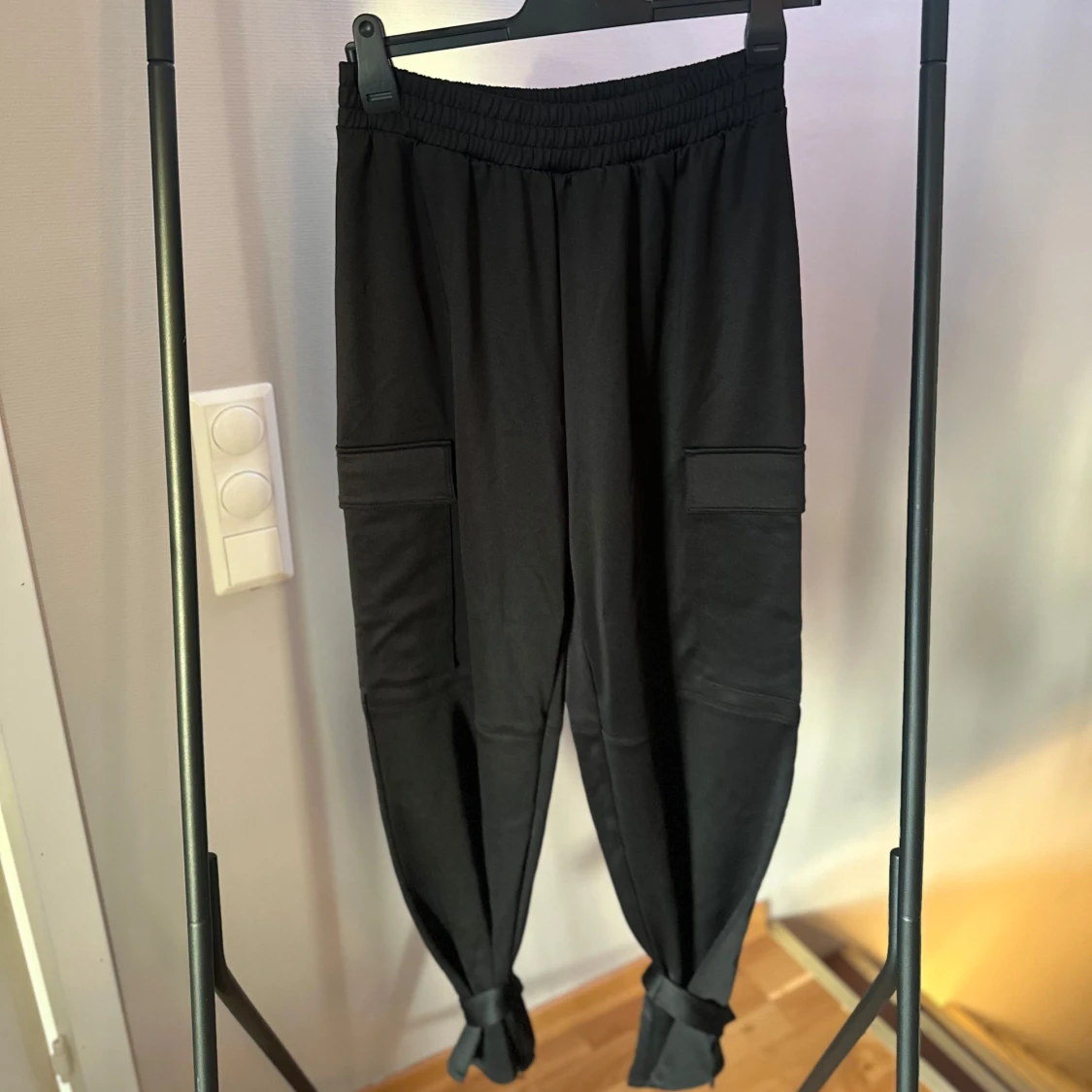 Svarta cargopants HM - 90