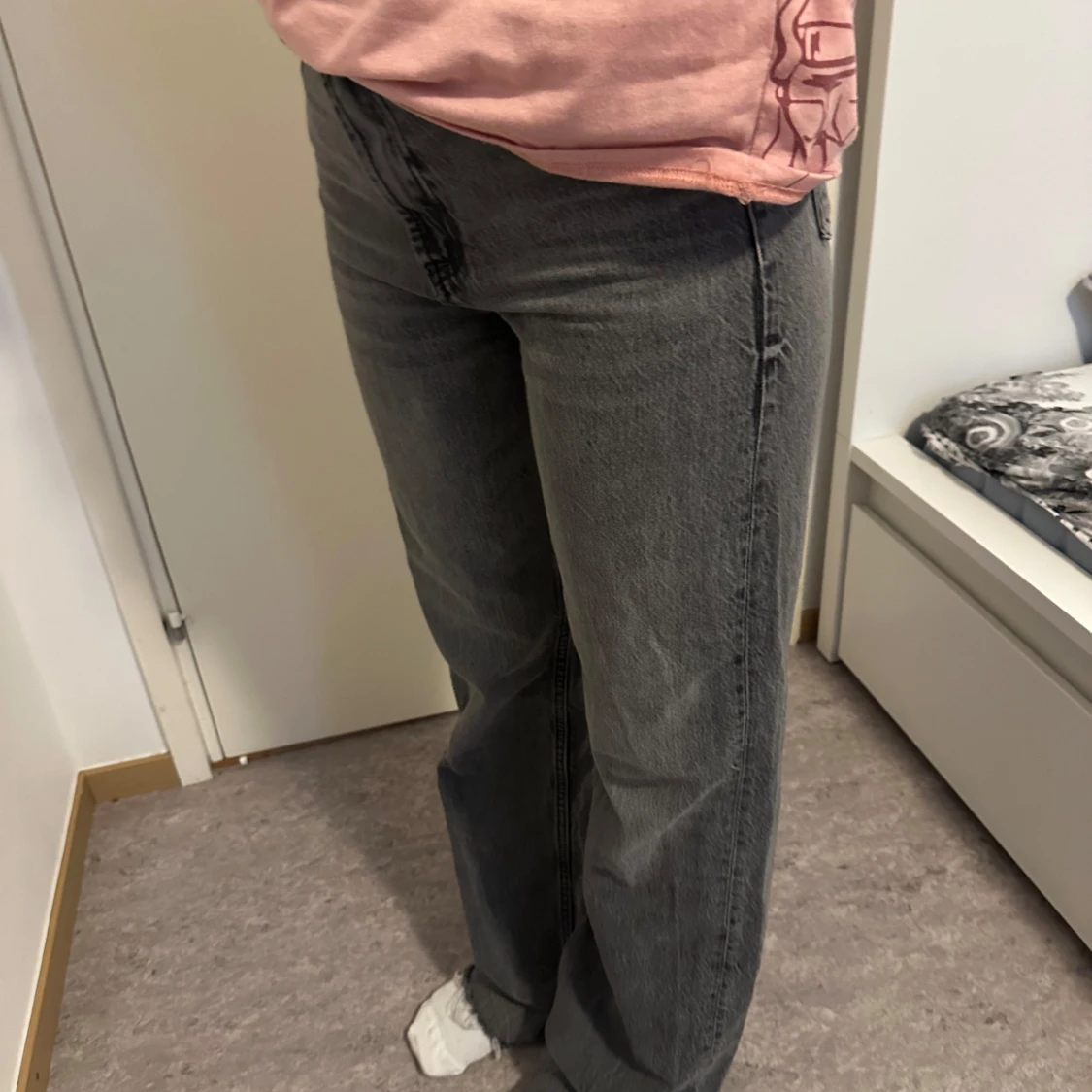 Grå jeansbyxor - 90