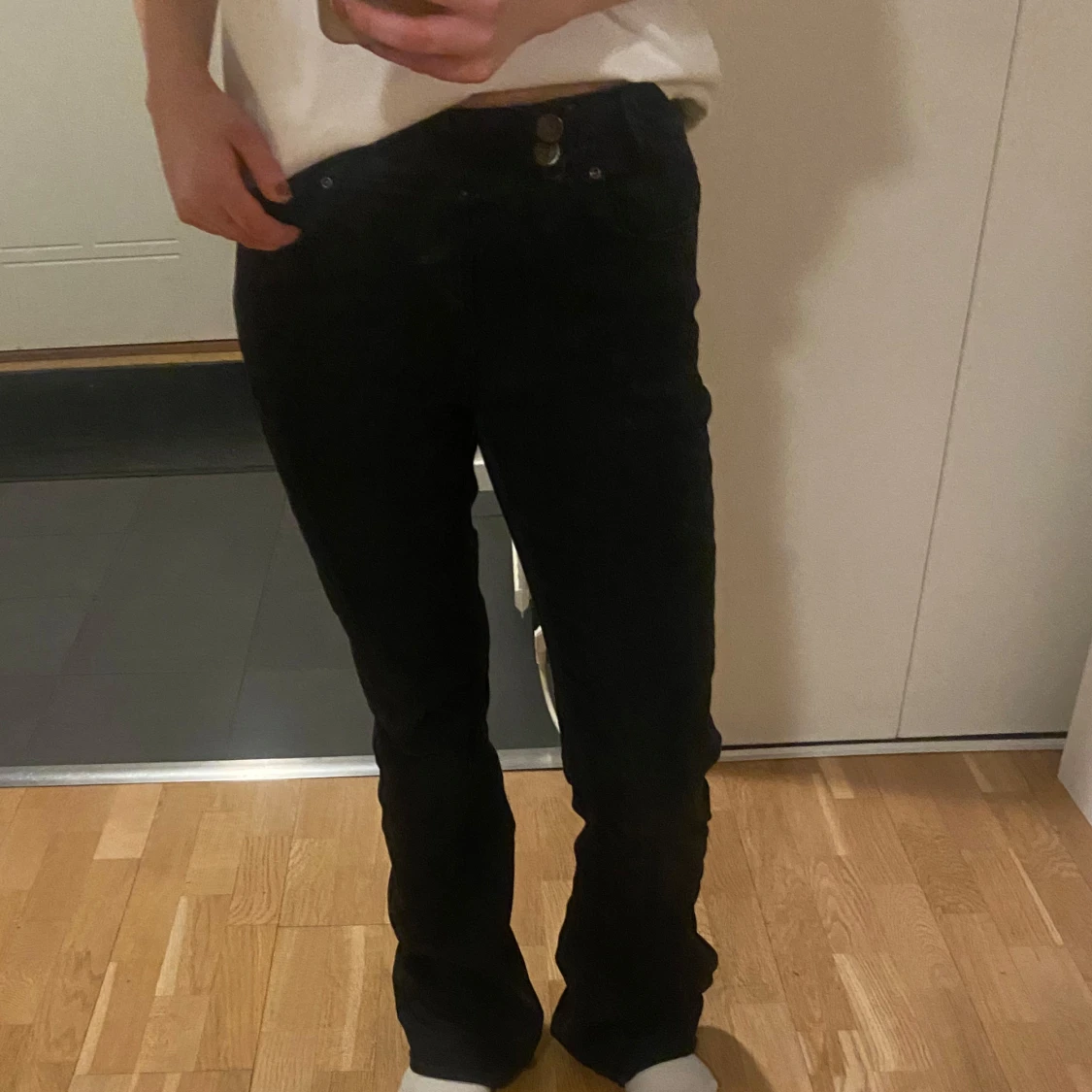 Svarta jeansbyxor - 90
