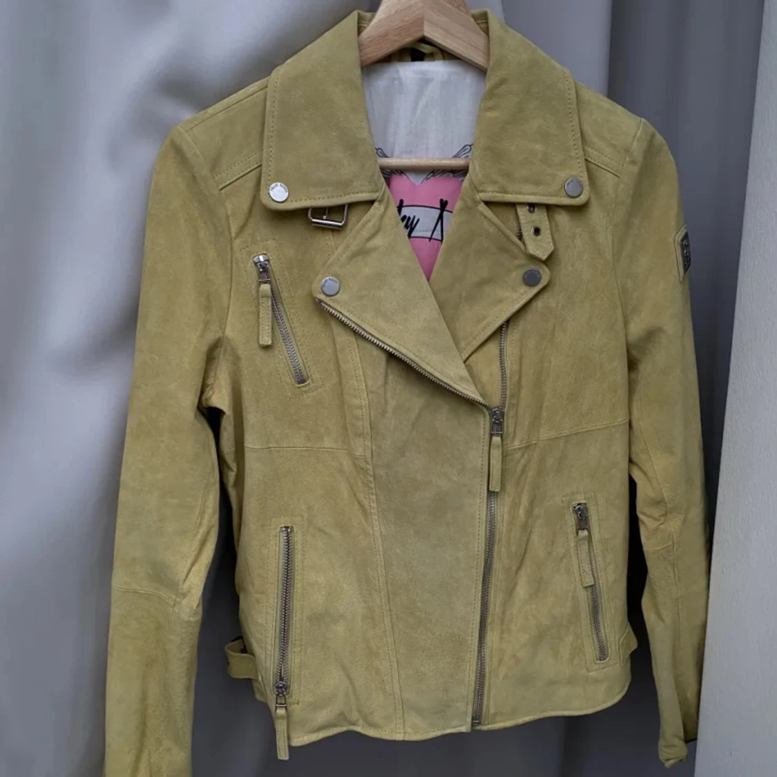 Gul mockajacka från Freaky Nation