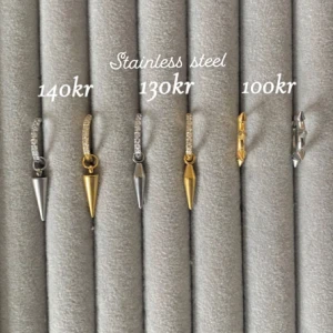 Örhängen  - Frakt 22kr 