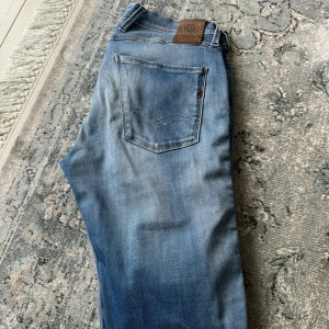 Replay Anbass - Replay Anbass jeans 👖  Jättebra skick💫 Hör av er vid övriga frågor!