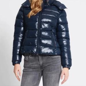 Lager 157 jacka - Säljer denna jättepopulära jackan från lager 157, då jag råkat beställa två och de inte passade som jag ville. Den är helt ny och har prislappen kvar! 