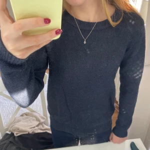 Vila tröja - Nu säljs denna jätte sköna och fina stickade tröja!!🥰🥰 I mycket bra skick, tveka inte om frågor❤️❤️