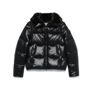 Save the fuck F/W dunjacka - Säljer denna superfina vinterjacka med pälskrage från save the duck! Köpte förra året nypris 3700 men kommer tyvärr inte till användning längre!