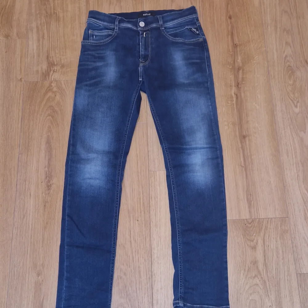 Bra skick aldrig använda. Slim. Storleken är 150 cm men passar 164.Slim fit.. Jeans & Byxor.