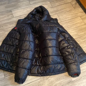 Pitbull westcoast jacka - Oanvänd, tjock vinter jacka. Perfekt skick.