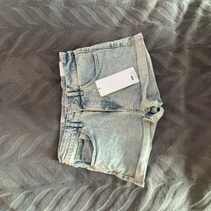Jeans shorts 🤍 - Jeans short från Newyorker 🤍 Aldrig använda. Nypris 169kr säljer för 120 då lappen och allt är kvar 🩷
