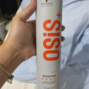 Osis Session  - Har endast använd 2-3 gånger, eftersom jag köptes fel samt den kom inte i använd så säljer jag den.