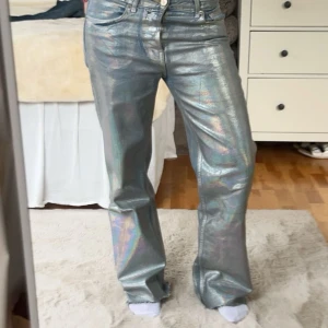 Coola jeans - Säljer dessa super coola jeans då dom inte kommer till användning! ⭐️ 