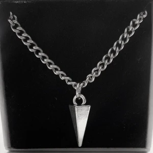 Halsband  - Super snyggt halsband. Köp en för 129kr. Modell 025