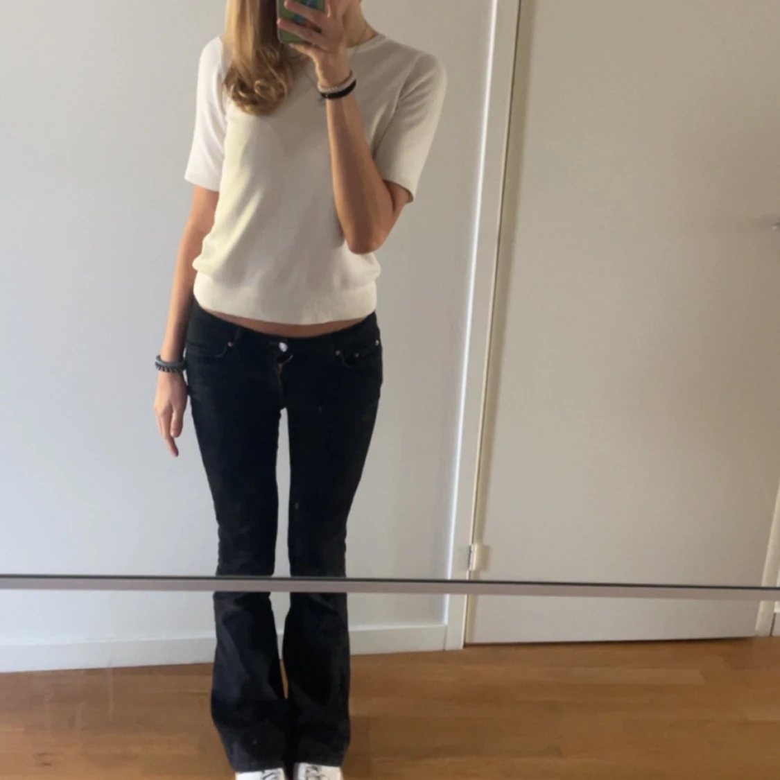 Svarta lågmidjade jeans
