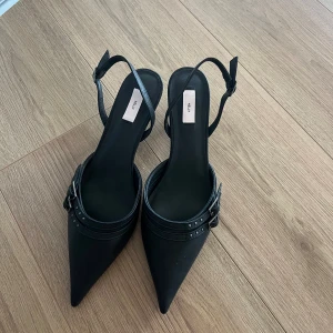 Klackar - Jättefina klackar köpta från Nelly va 500kr aldrig använda, storlek 41 skulle säga 40/41