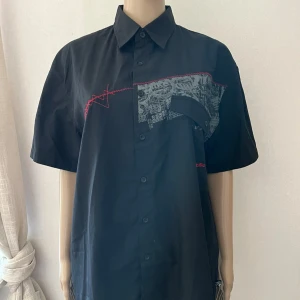 Kortärmad skjorta med tryck - Inget att anmärka på 