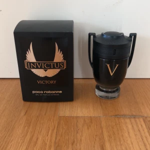 Invictus Victory - Helt ny Invictus Victory som jag inte använt förutom första prövningen. Produkten är perfekt nu inför vintern och ligger på ett väldigt bra och billigt pris. Priset kan diskuteras vid snabb affär