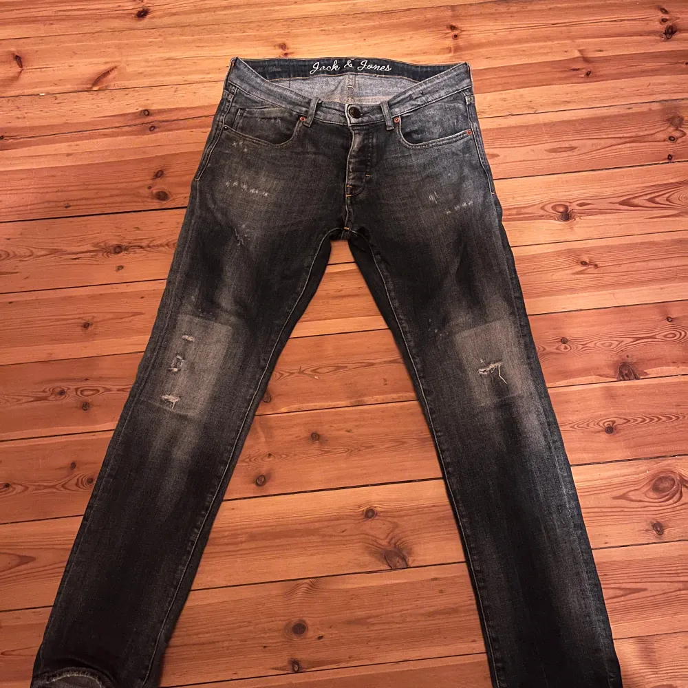 Jeans från Jack & Jones som inte säljs längre, de är i väldigt bra skick. Storlek  W30 L30 . Jeans & Byxor.