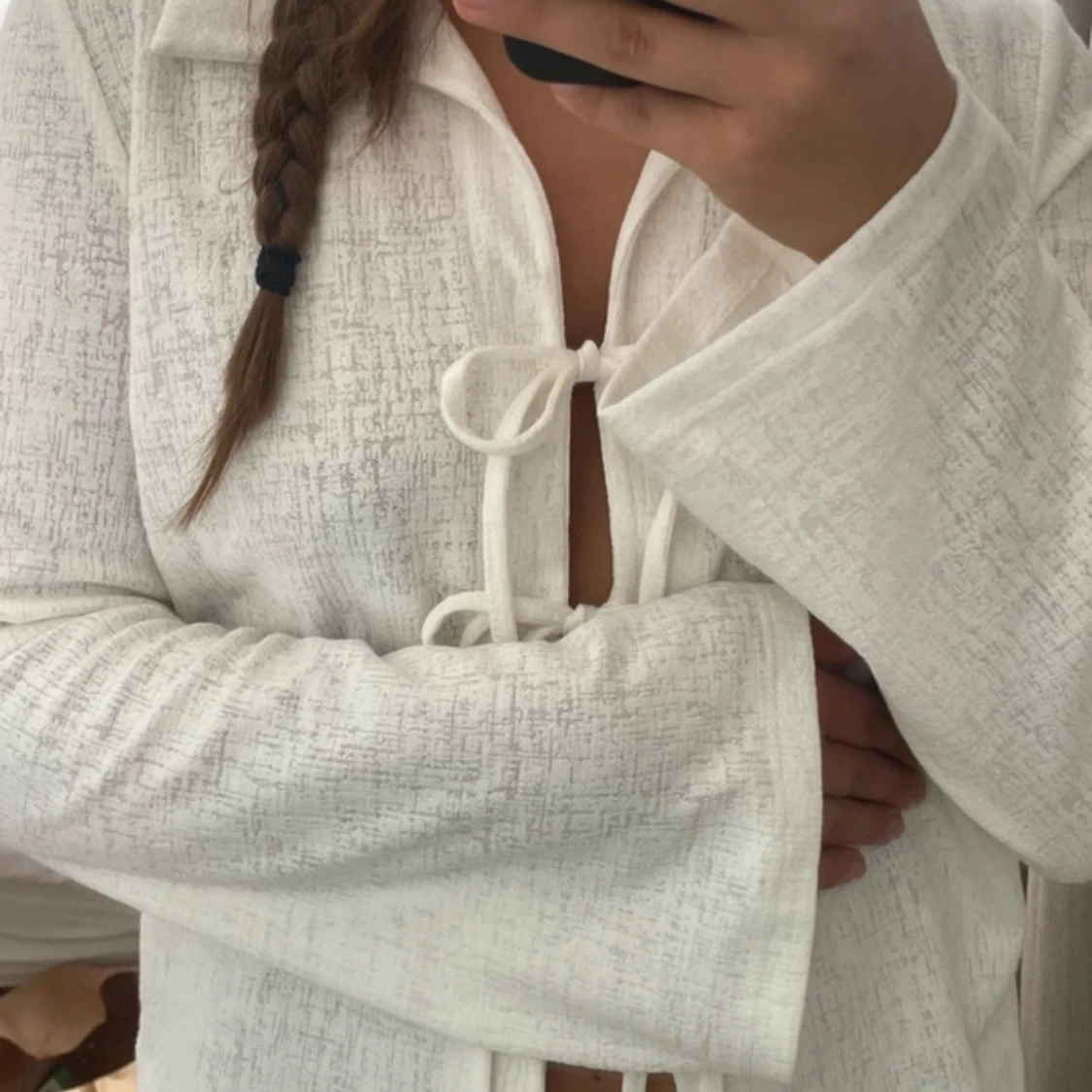 Vit blus med knytning - 90