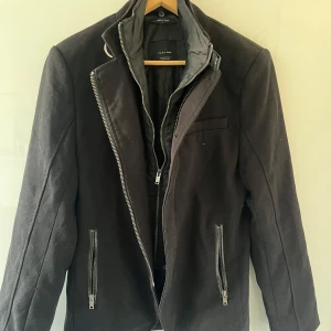 Zara jacka - Säljer denna goa zara jackan i mycket bra skick i storlek S