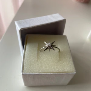 Silver ring - Stjärnring från en gammal kollektion med Bianca x Guldfynd. 