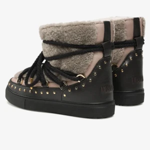 Teddy Inuikiis - Jätte snygga och unika Inuikii skor i Teddy material med nitar. Bra skick! ❤️