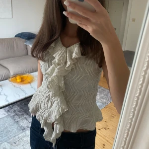 Vit blus - Söt vit blus från Gina Tricot💘