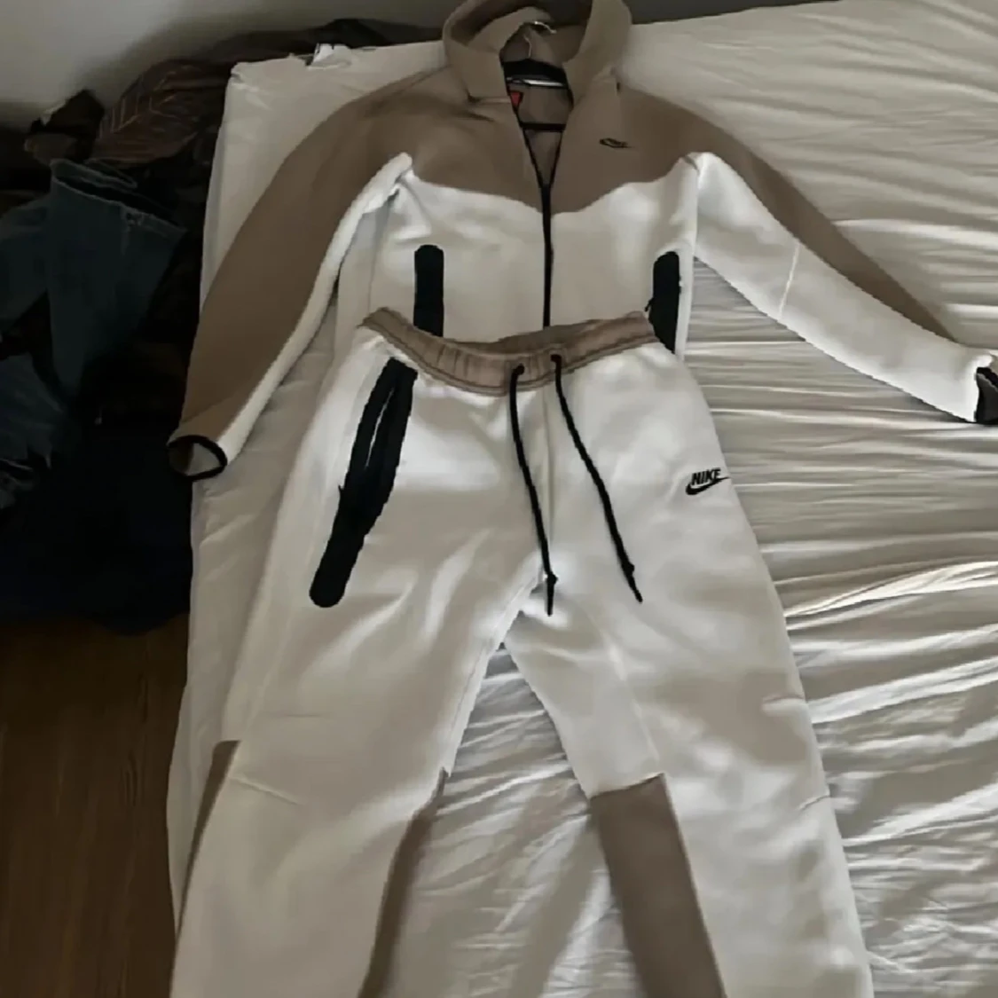 Vit & Beige Nike Tech Dress  - 91