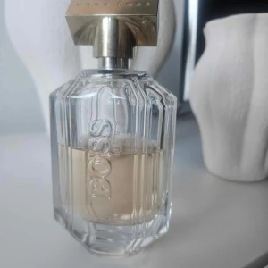 Hugo Boss Parfym The Scent for Her 55/100ml - Lite mer än halva flaskan kvar!