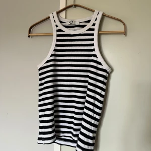 Linne - Ett felfritt linne men som jag aldrig använder längre från na-kd. Köpare står för frakt⭐️