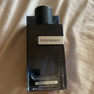 YSL parfym  - Säljer 5ML sampels eller hela oöppnade. Ta kontakt med mig om ni är intresserade🙌🏼