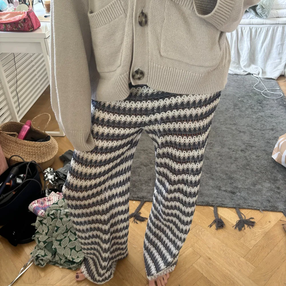 Super nice att ha på sommaren eller till stranden. Påminner om missoni. Jeans & Byxor.