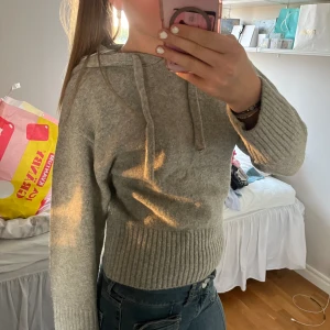 Stickad hoodie - Så gosig hoodie i super skick 💗