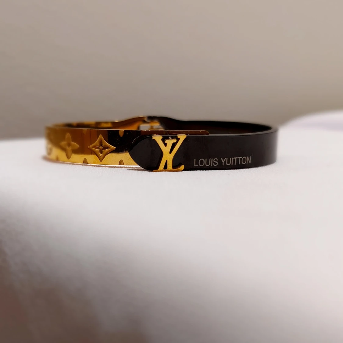 Lv armband