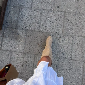 Beigea stövlar Nelly - Beigea stövlar från Nelly  Strl 37