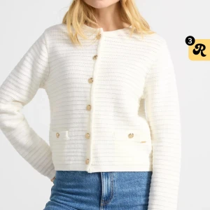 Vit cardigan/kofta - Säljer denna cardigan från Lindex. Helt oanvänd, storlek s Nypris 500 kronor, helt slutsåld💕💕