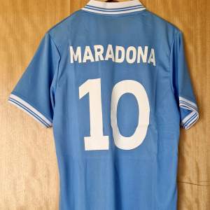 Diego Maradona Napoli repIika fotbollströja 86-87. Helt ny med tag.   Storlek: Large