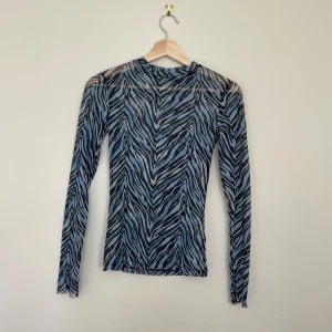 Bershka meshtopp  - Meshtopp från Bershka. Strl S. Fint skick! Se även mina andra annonser, 3 för 2 på allt! 💫