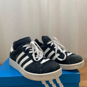 Adidas campus  - Stl 38, saknar sula 
