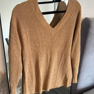 Stickat tröja  - Mycket bra skick, storlek xs( men passar även s) 