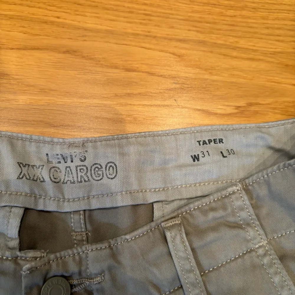 Levis Cargopants, W31, L30. Skick 9.5/10 knappt använd. . Jeans & Byxor.