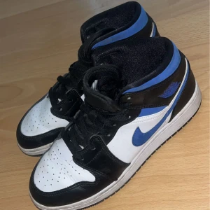 Jordans - Säljer mina jordans, använt några gånger. Pris kan diskuteras vid snabb affär