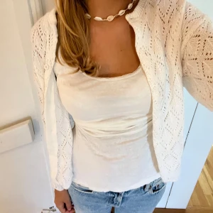 Vit stickad kofta🤍 - Sååå fin och somrig🤍💝