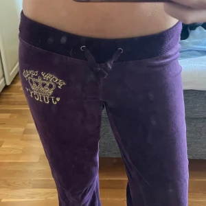 Juicy mjukisbyxor💜💜🌟 - Supersnygga lågmidjade juicybyxor⚡️🌟