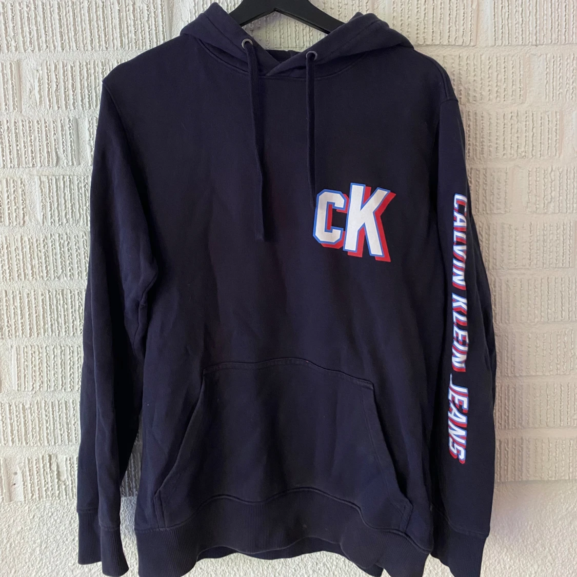 Svart hoodie från Calvin Klein Jeans