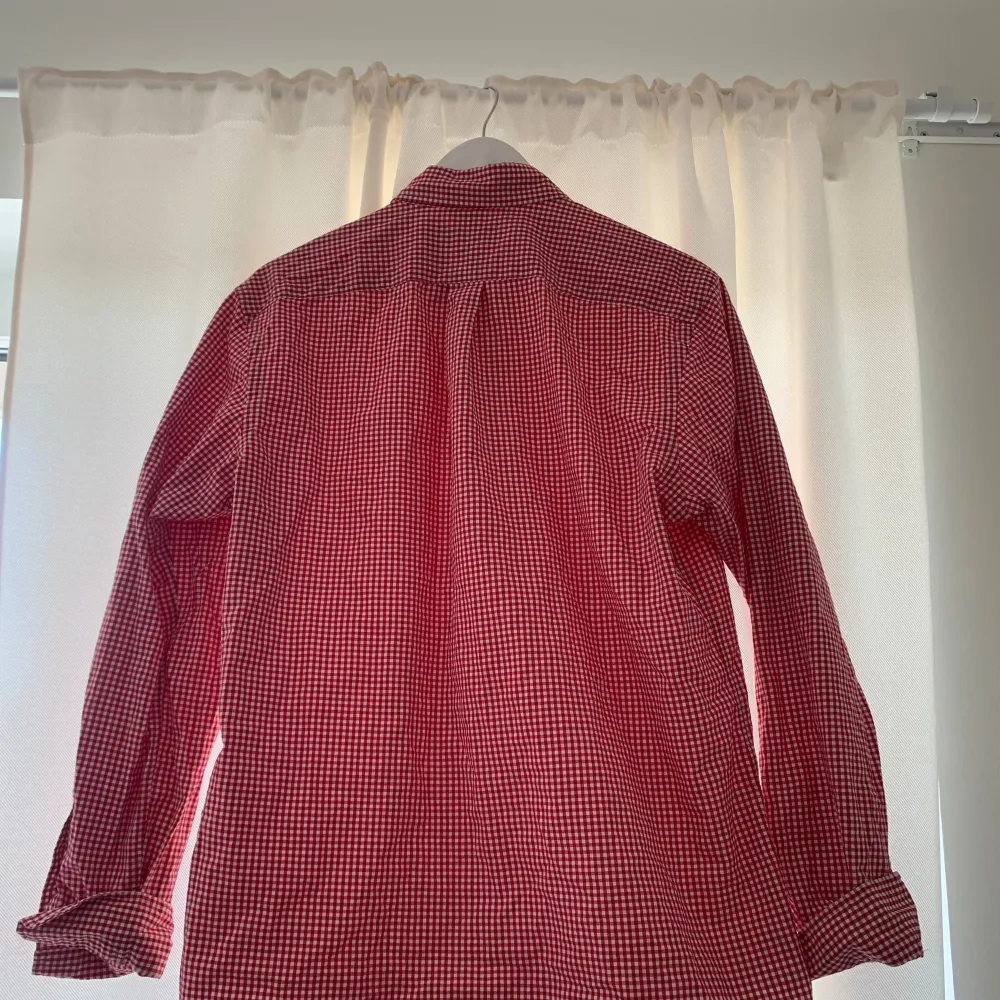 Jävligt fräach Ralph Lauren overshirt/skjorta. Den är perfekt skick inga skavanker osv. Den är i storlek M, och modellen är 183 lång. Priset är ej hugget i 🪨. Skicka gärna frågor. . Skjortor.