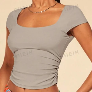 Topp (flera färger) - Fin topp från shein men skulle köpt större storlek. Den ena är brun inte svart men har även svart i S. Kan sälja alla tre för 140kr. Annars 60kr styck 🥰