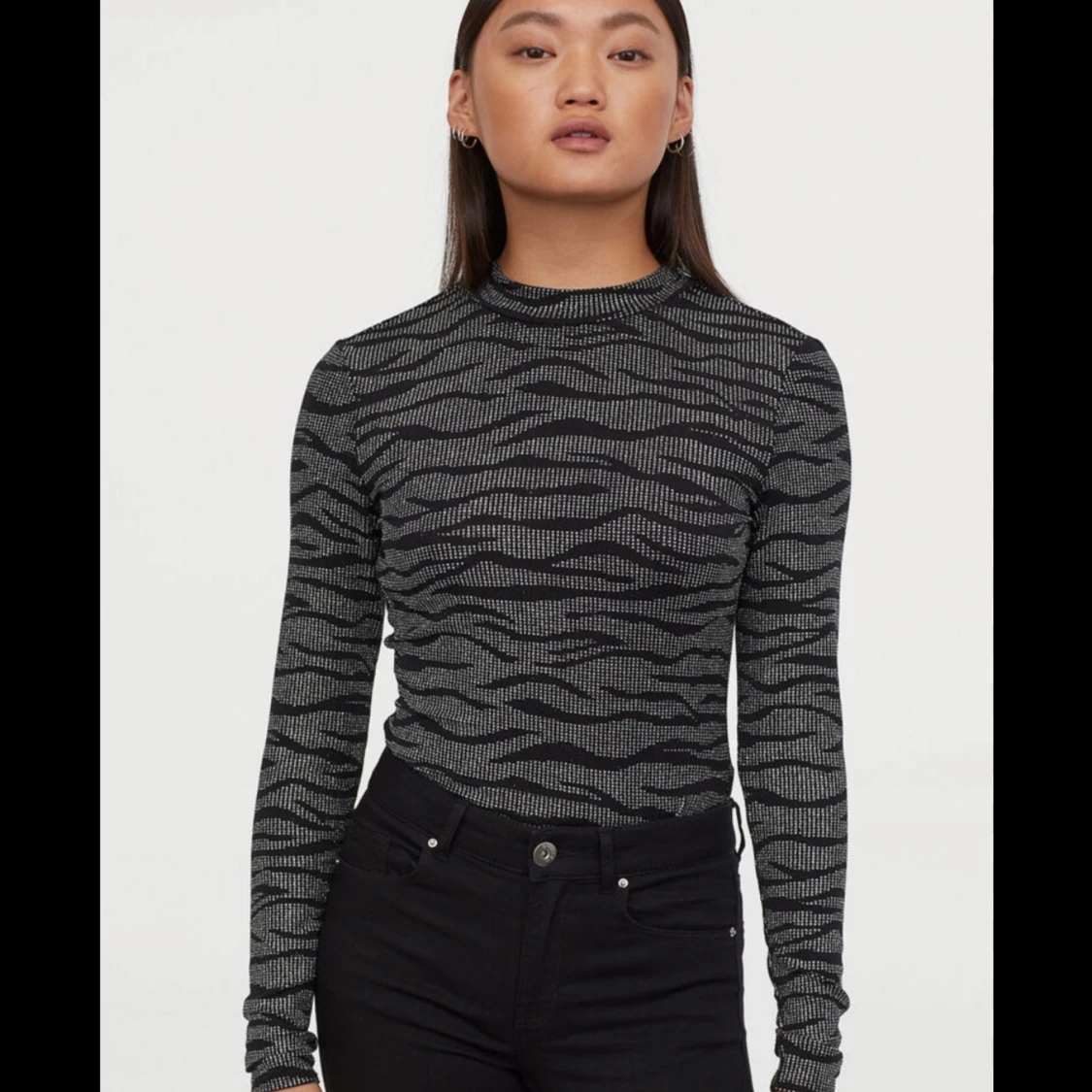 Svart och silver glittrig body - 91