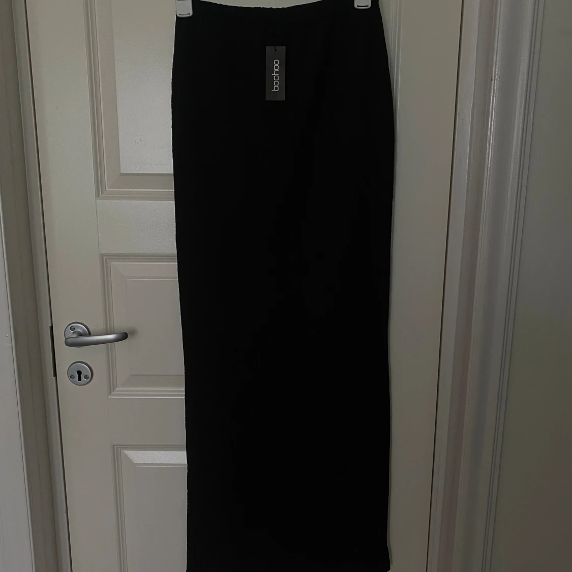 Svart långklänning från Boohoo - 90