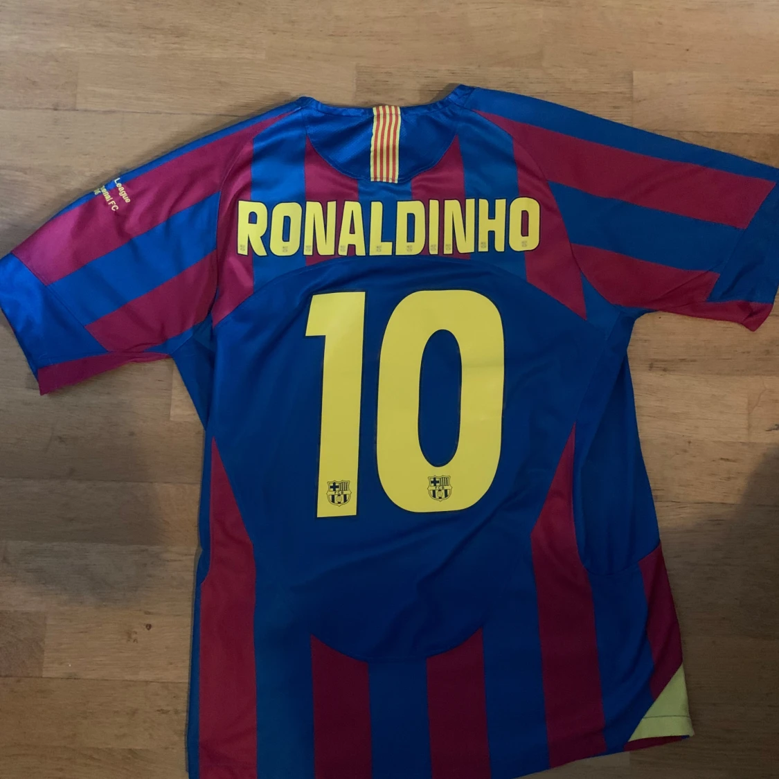 Ronaldinho 2006 Barcelona shirt 