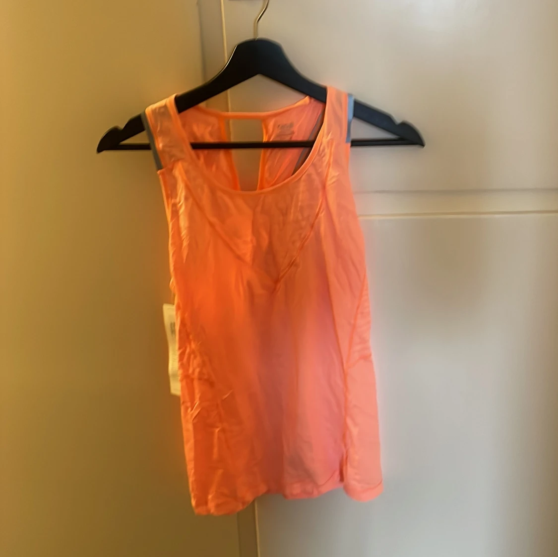 Orange linnetopp från Casall