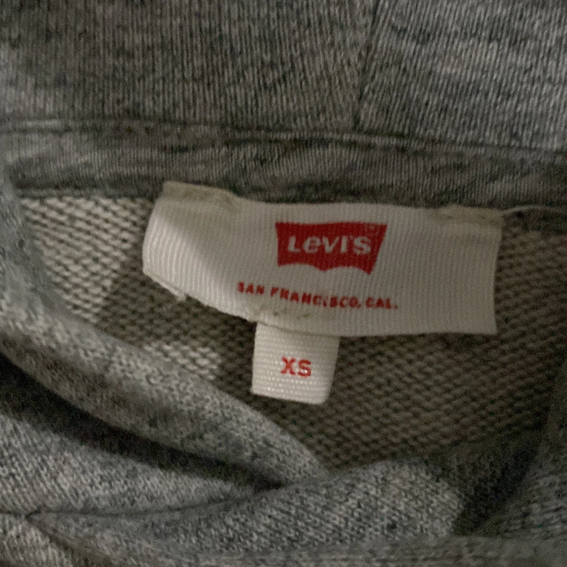 Grå hoodie från Levi's - 1